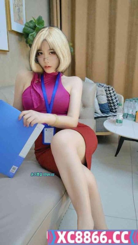 丰满大胸风骚妹子