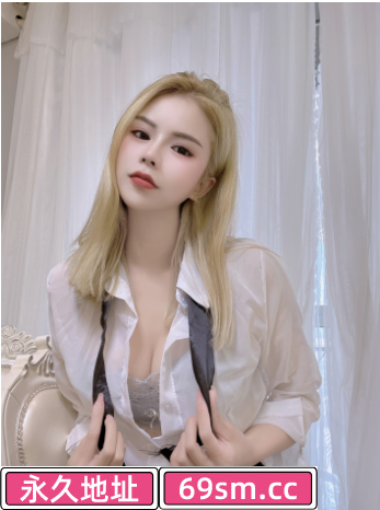 S型制服骚比妹子