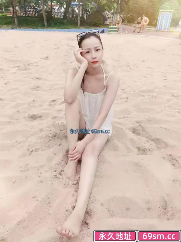 东城肤白主动妹子