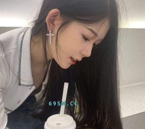 能舌吻兼职小妹