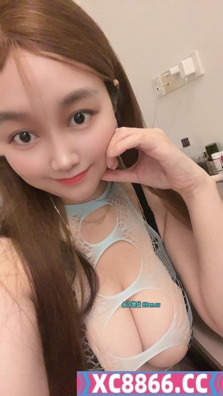 美胸巨乳允儿