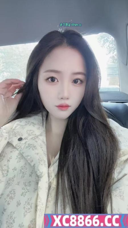 清纯兼职零零后小姐姐