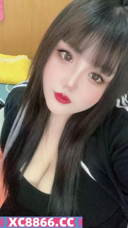 E奶大妹子