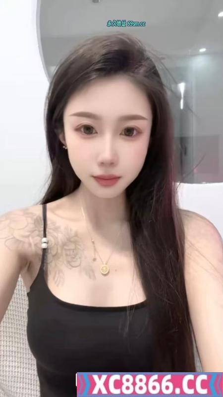 大胸诱惑俏佳人