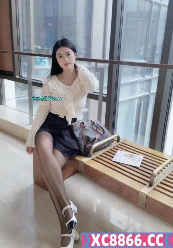 南城丝足翘臀喵喵