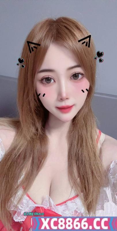 小美一线天的肥鲍