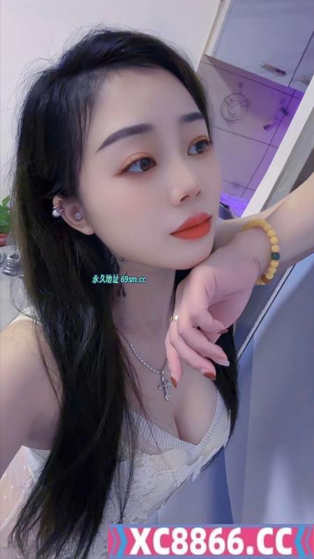 性感美妞小红花
