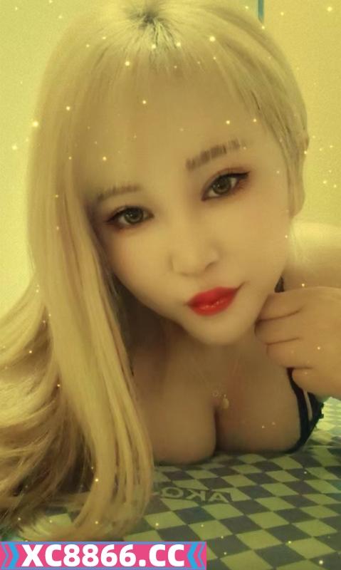 一个大胸妹子