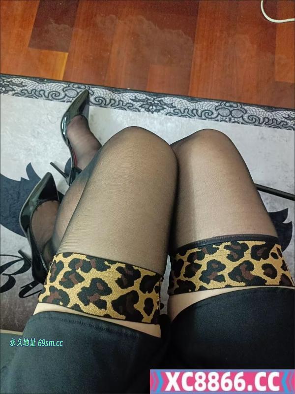 胡家园黑丝熟女