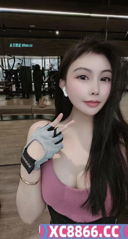 胸大腰细健身小少妇