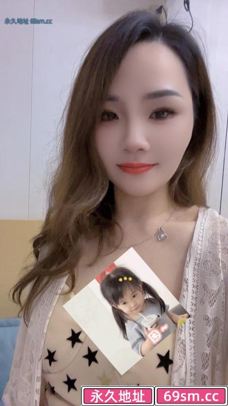 骚气大长腿御姐少妇