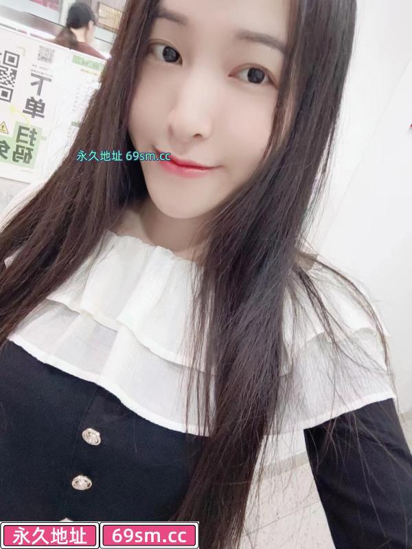 雪白长腿女友感觉