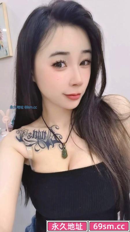 惠城魅惑舌吻靓女
