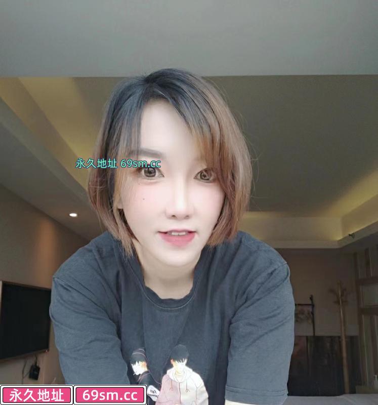 成华短发气质服务妹子