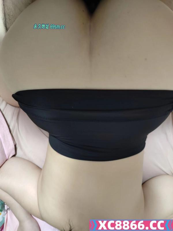 后入巨臀骚妇