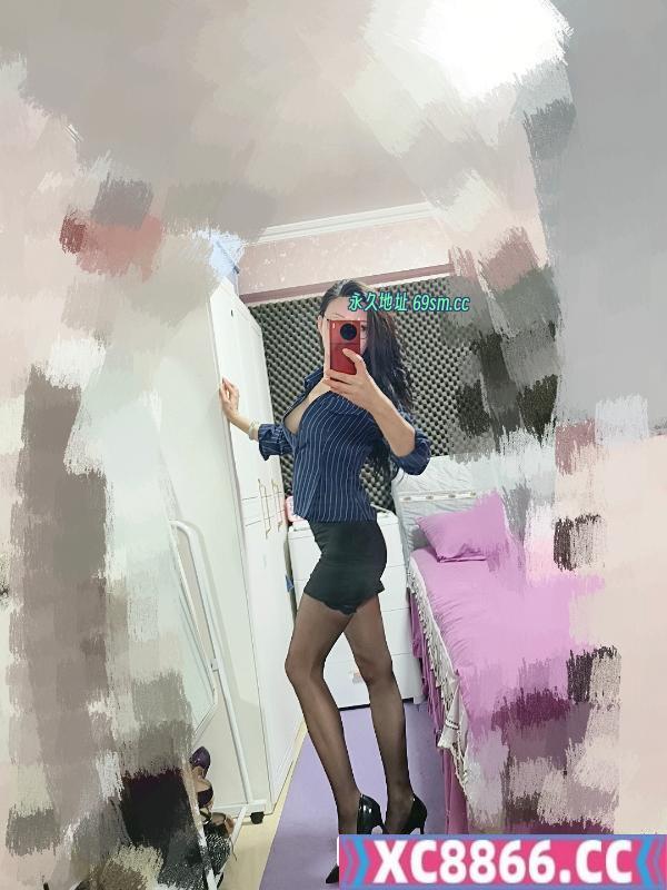 魅惑气质女人水水喷泉