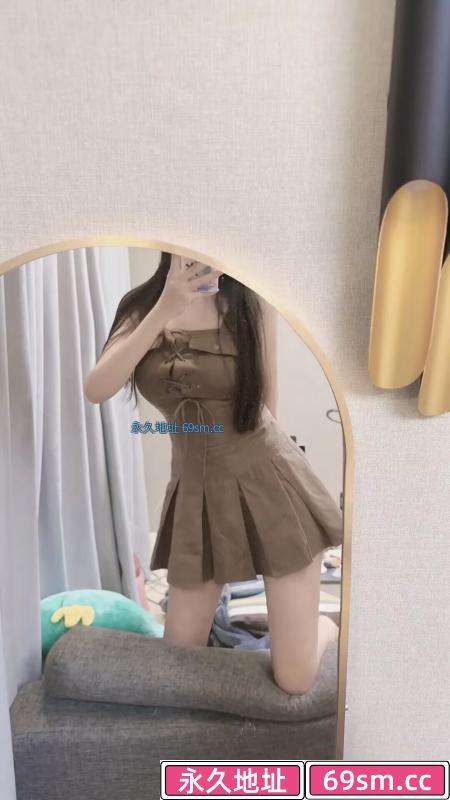 裸体围裙小少妇