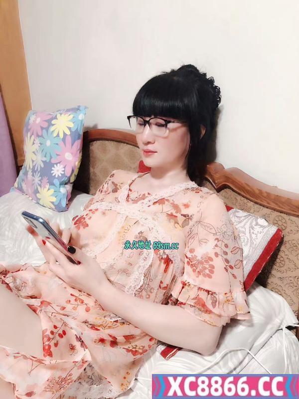 除夕夜包夜骚妇