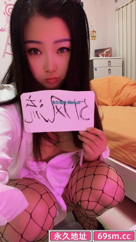 西青翘臀