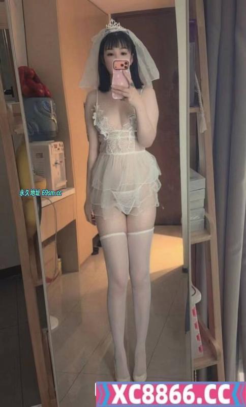 上城服务系蜜桃臀梨子