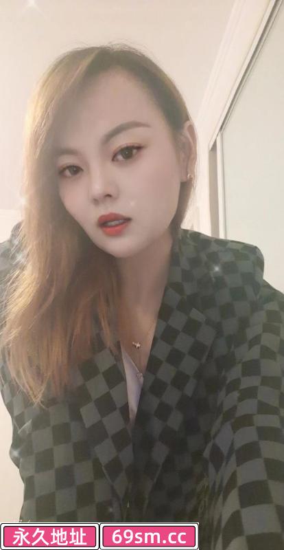 体验长腿少妇