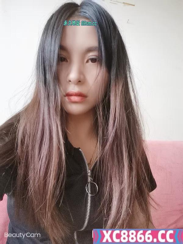 汉口火车站小女人