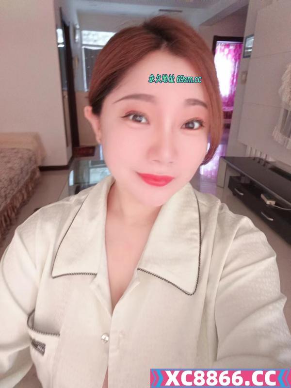 f巨乳会喷水