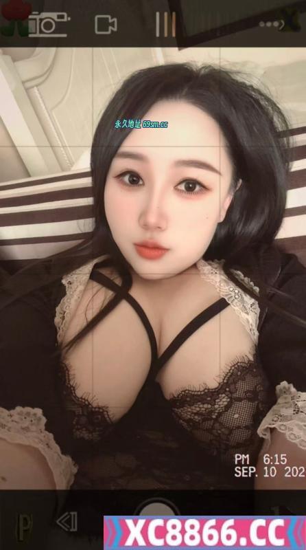 大胸少妇小姐姐