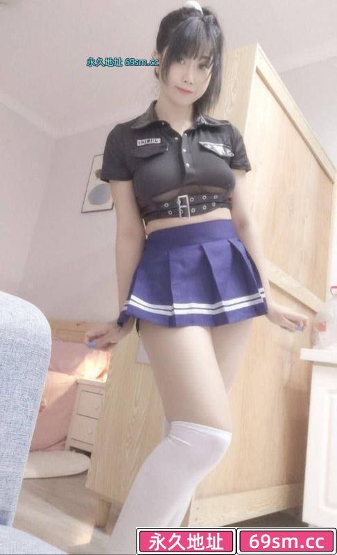 轻熟制服少妇