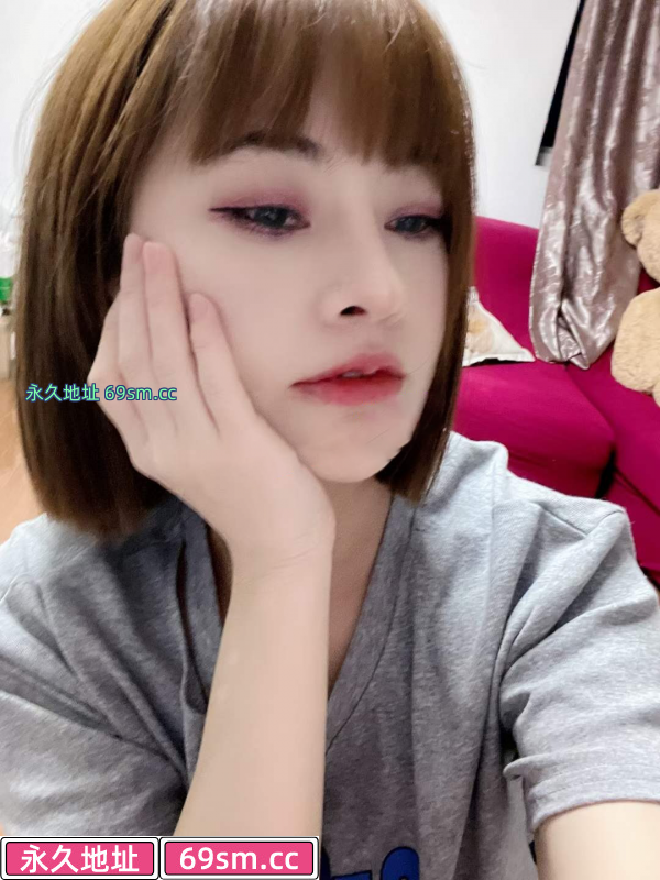 不错的白嫩妹子