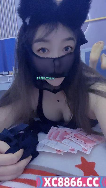胸大臀圆美少妇