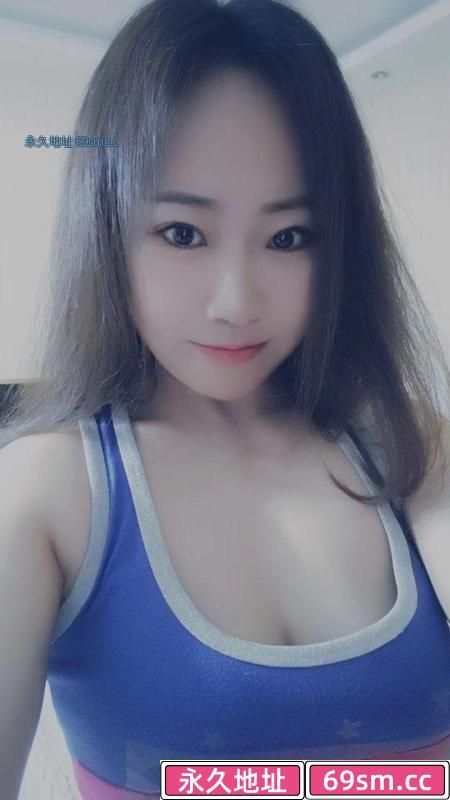 华新街舌吻小少妇