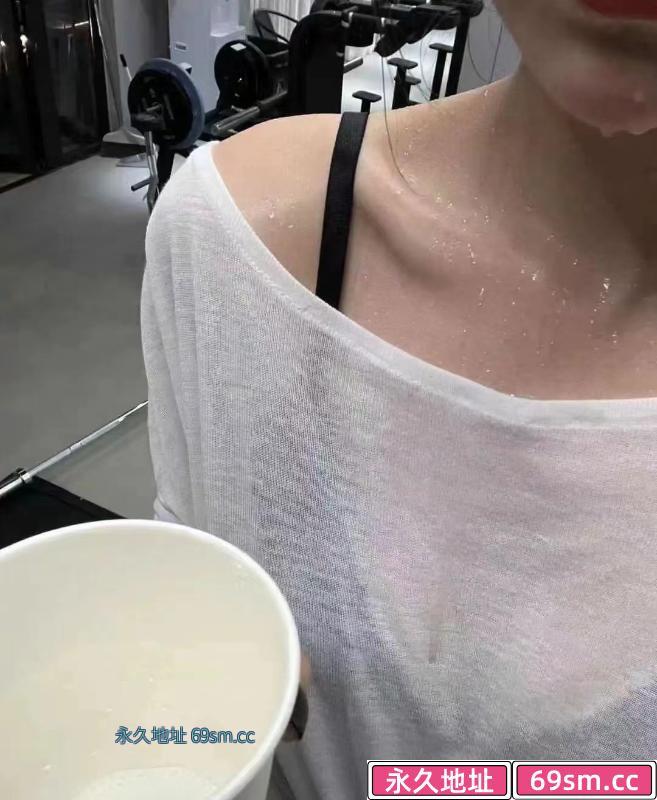 仁和路健身美女小叶子