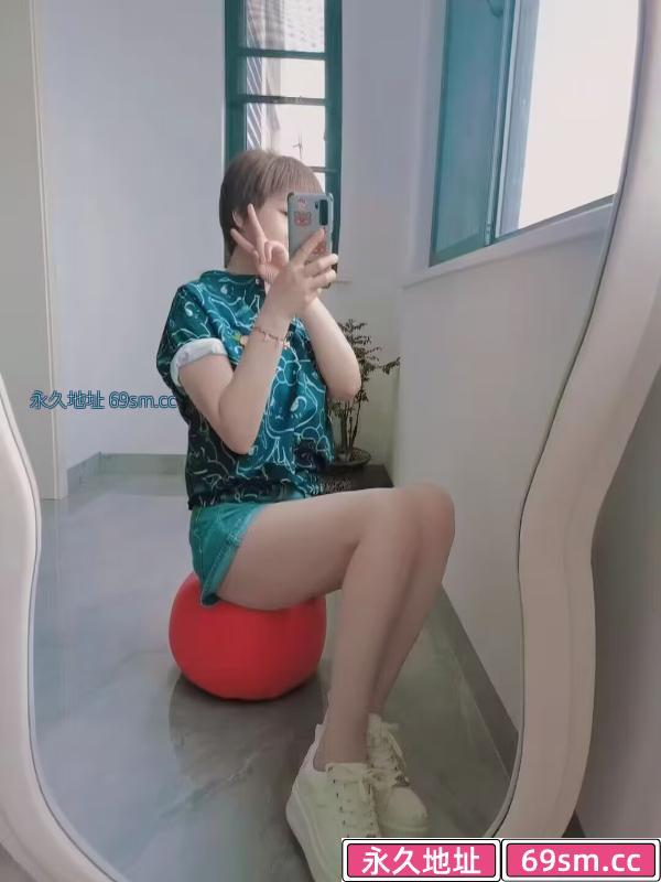 短发小姐姐