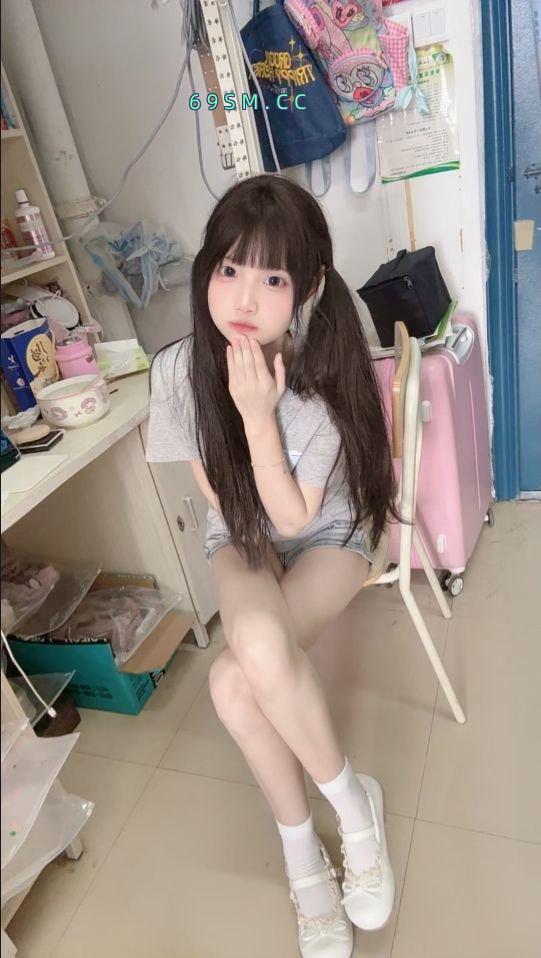 女仆装美嫩一线天