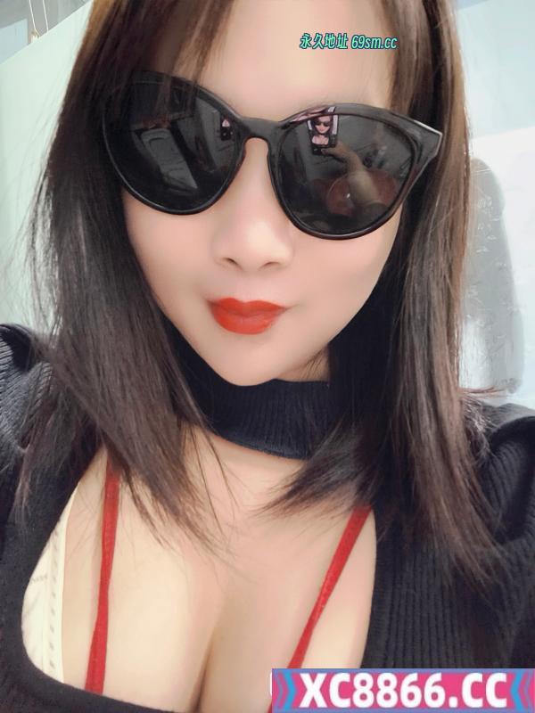 大胸肥臀小骚妇