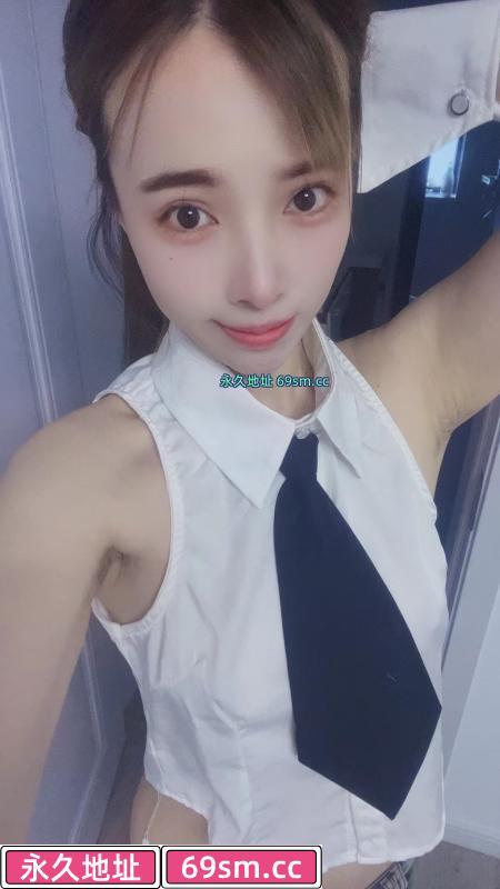 体验嫩逼妹