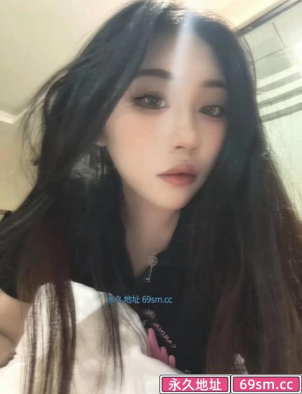 身材不错的小姐姐
