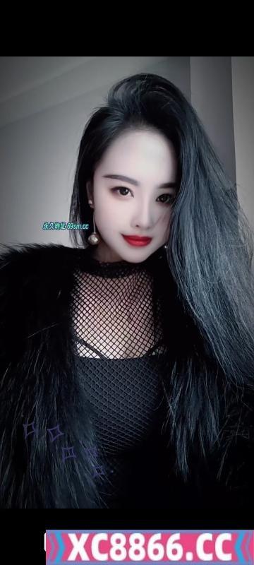 大长腿黑丝少妇