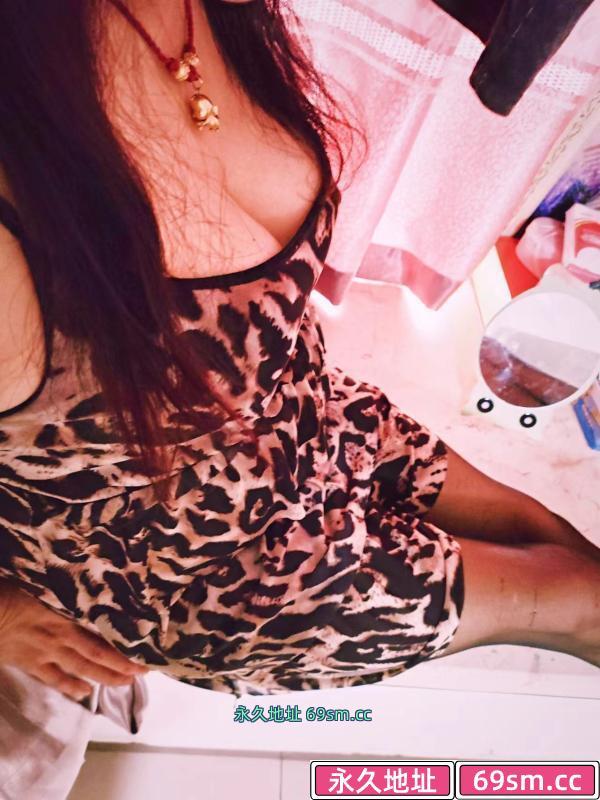 大胸泄火少妇