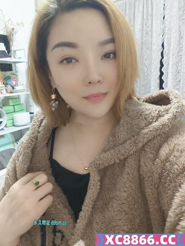 气质三通小姐姐