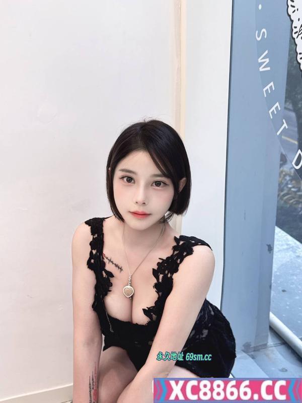 丰满大波风骚妹子