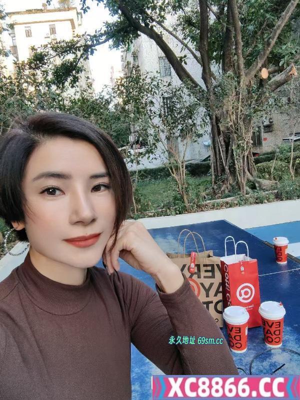 短发娜娜