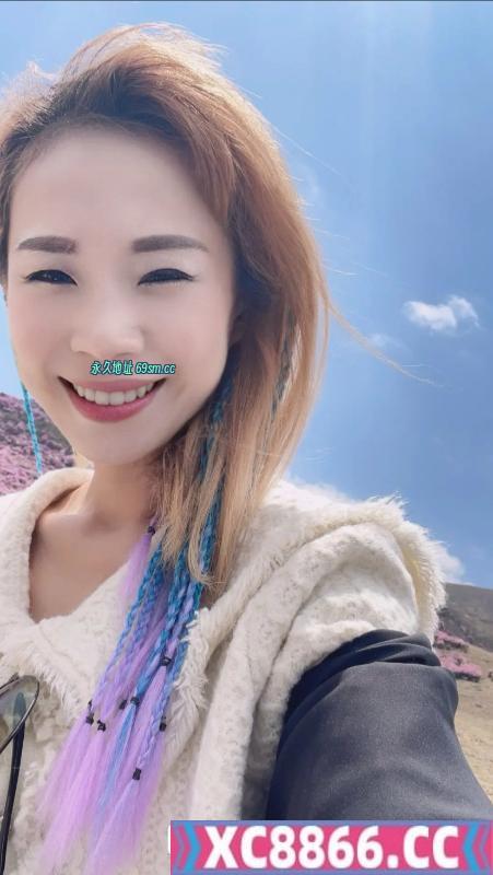 性格开朗友善女