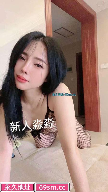 山水华庭 少妇