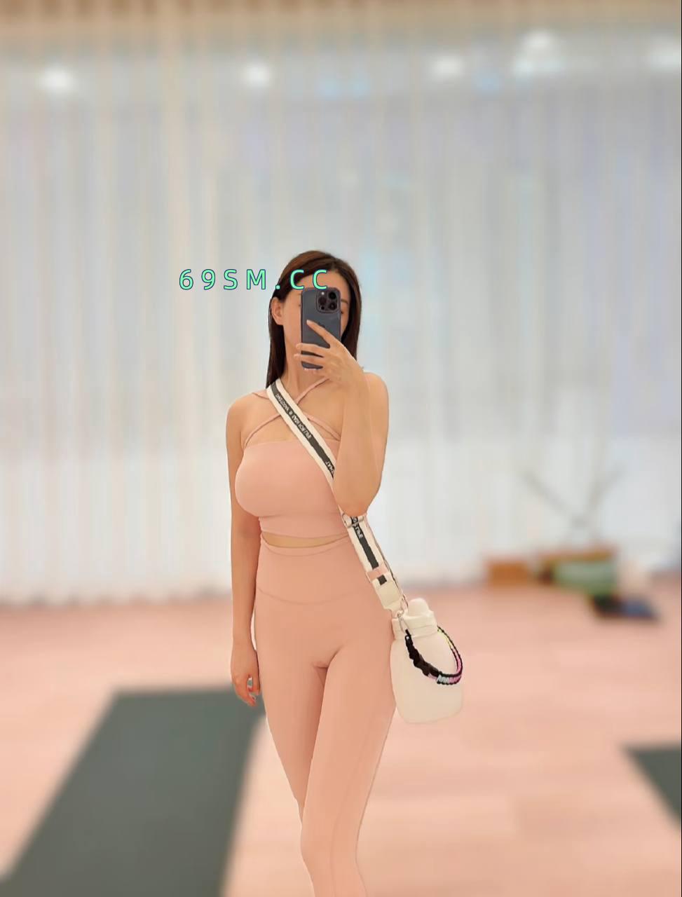 粉嫩性感大奶妹妹