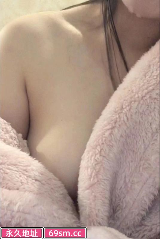 雨花美乳嫩妹