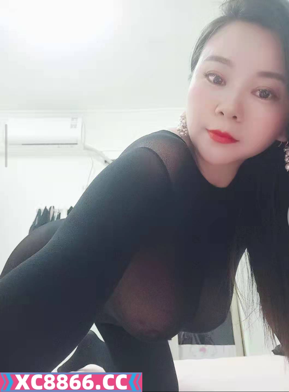 广州白云微胖大奶少妇