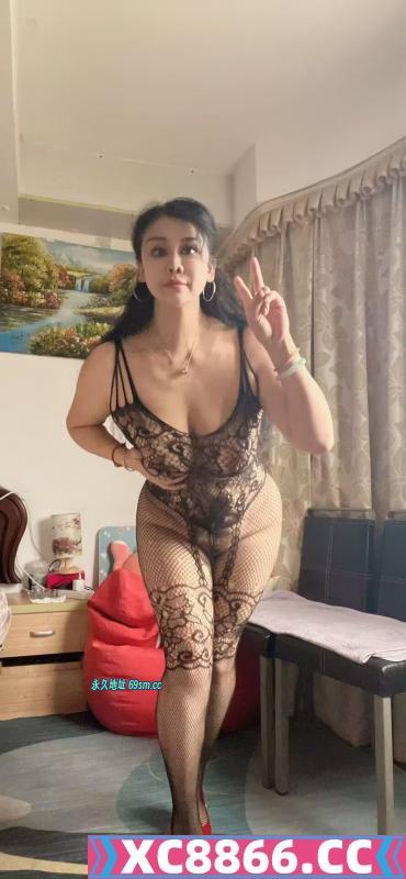 黑丝妩媚少妇