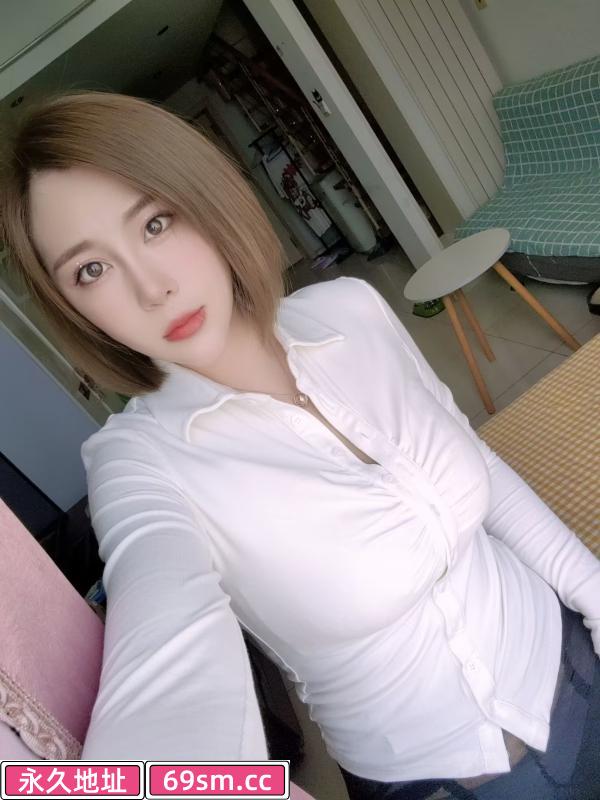 金牛风骚短发妹